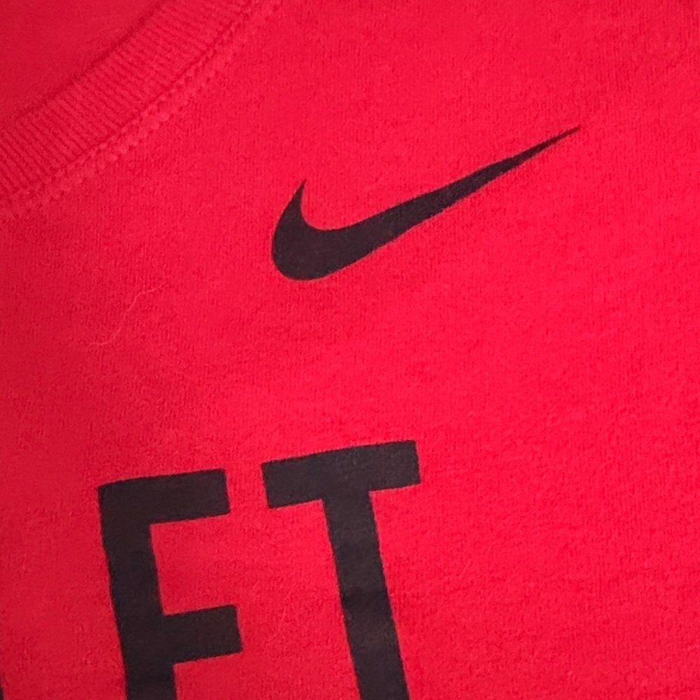 (033)Nike Red and Black Women's Short Sleeve Tee - Picture 3 of 6